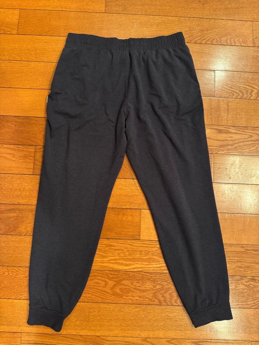 Vuori Women’s Gray/Black Performance Joggers - Picture 4 of 8